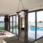 Palace Of Paradise Perfect For Extended Families And Friends To Make Memories * Santo Isidoro